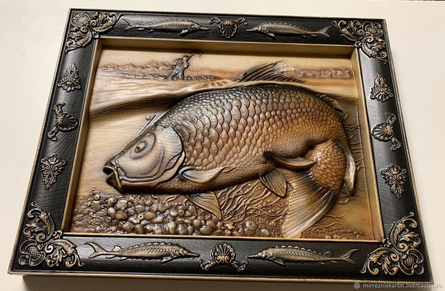8de518d374b0e861799604898217-kartiny-i-panno-reznoe-derevyannoe-panno-karp-karas.jpg